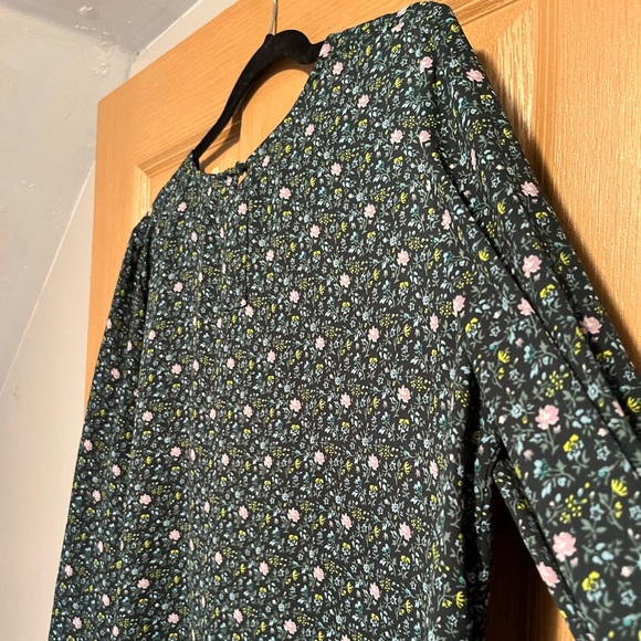 Ditsy Bloom Draped Sleeve Top - Picture 8 of 8